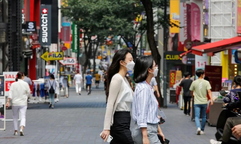 Κορονοϊός: Χαλαρώνουν τα περιοριστικά μέτρα στη Σεούλ - Σε πτώση τα κρούσματα